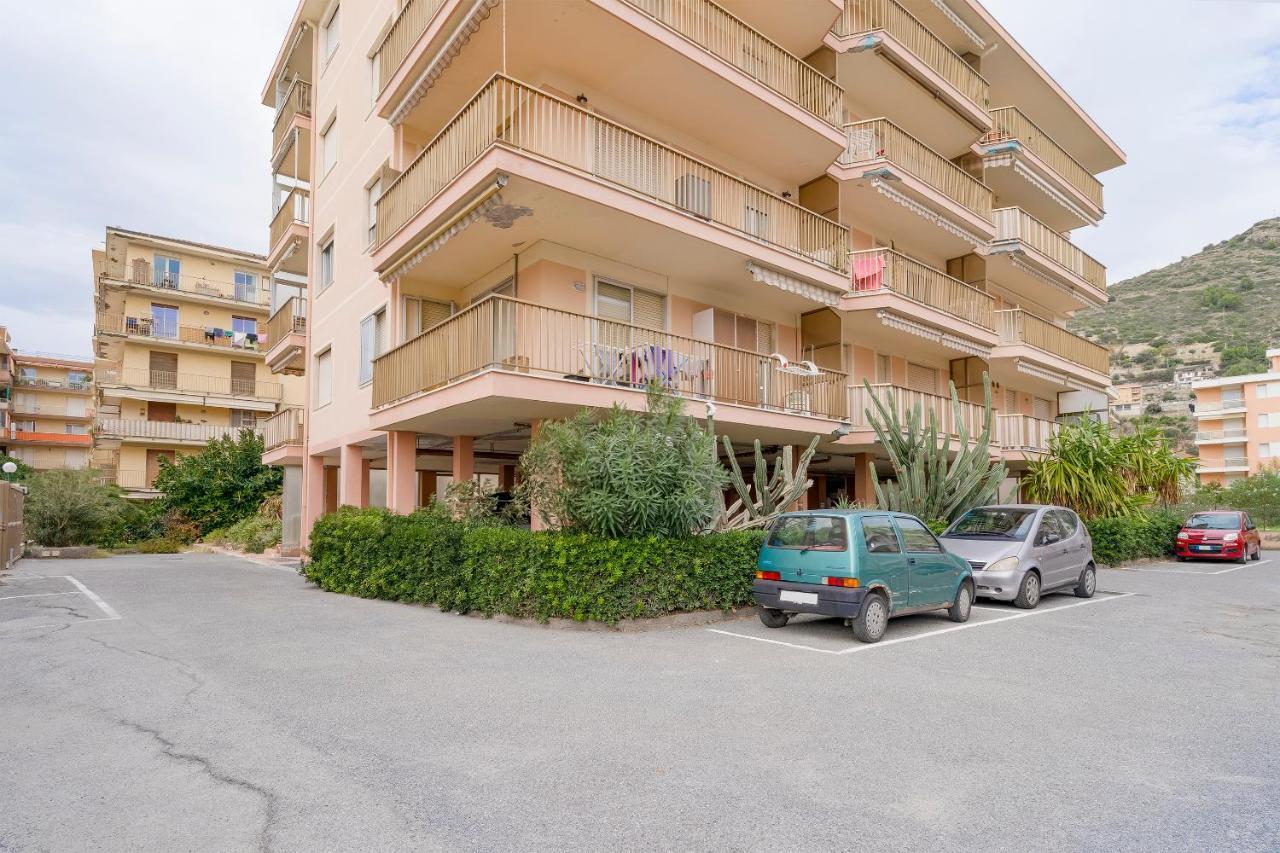 Apartamento Near The Sea - Wifi And Parking Ventimiglia Exterior foto